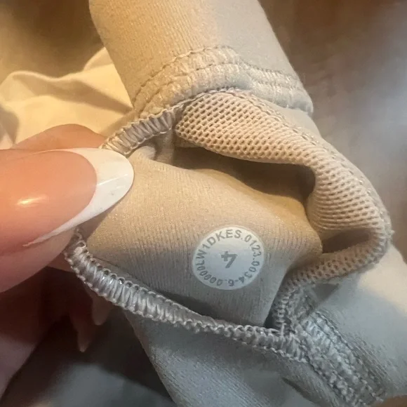 Lululemon Align High Neck tank top in a size 4 - Picture 8 of 8